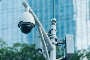 Postes Metálicos para Cámaras de Seguridad Urbana